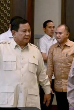Presiden Prabowo Terima Kunjungan Jusuf Kalla, Bahas Berbagai Isu Strategis dalam Suasana Akraban