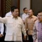 Presiden RI Prabowo Subianto menerima kunjungan Wakil Presiden ke-10 dan ke-12 Republik Indonesia, Jusuf Kalla (JK), di Istana Merdeka, Jakarta, Kamis (11/6/2026). Pertemuan berlangsung hangat dan penuh keakraban dengan membahas berbagai isu strategis, mulai dari perkembangan geopolitik global hingga situasi nasional terkini.