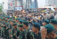 sebanyak 6.088 personel gabungan diterjunkan dalam operasi pengamanan tersebut. Jumlah itu terdiri dari 500 personel TNI, 1.000 personel Korps Brimob Polri, 200 personel Bantuan Kendali Operasi (BKO) Korps Sabhara, 3.802 personel Polda Metro Jaya, dan 586 personel Polres Metro Jakarta Pusat.Kapolda Mentro Jaya Komjen Pol. Asep Edi Suheri telah menginstruksikan seluruh personel untuk bersikap sabar, humanis dan tidak satupun personel penganansn membawa senjata api ( sempi)