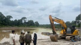Pemerintah Provinsi Riau menghentikan aktivitas dua lokasi usaha pertambangan mineral bukan logam dan batuan (MBLB) berupa tanah urug atau galian C yang beroperasi tanpa izin di Kecamatan Tapung, Kabupaten Kampar.