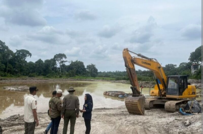 Pemerintah Provinsi Riau menghentikan aktivitas dua lokasi usaha pertambangan mineral bukan logam dan batuan (MBLB) berupa tanah urug atau galian C yang beroperasi tanpa izin di Kecamatan Tapung, Kabupaten Kampar.