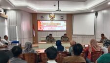 Pertemuan di balik suasana santai, para wartawan memanfaatkan momen itu untuk “menguji” komitmen kepolisian dalam menangani berbagai persoalan keamanan di Kabupaten Kerinci dan Kota Sungai Penuh.