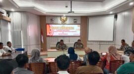 Pertemuan di balik suasana santai, para wartawan memanfaatkan momen itu untuk “menguji” komitmen kepolisian dalam menangani berbagai persoalan keamanan di Kabupaten Kerinci dan Kota Sungai Penuh.