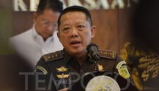 Jaksa Agung Muda Tindak Pidana Khusus, Febrie Adriansyah, Dalam kasus ini penyidik Jampidsus  telah menetapkan lima tersangka dalam perkara dugaan korupsi tata kelola Program MBG,