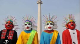 Ondel-ondel bukan sekadar pertunjukan seni tradisional, melainkan simbol jati diri masyarakat Betawi yang sarat dengan nilai sejarah, filosofi, dan pesan kehidupan.