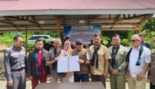 Pejabat Pembuat Komitmen (PPK) pembangunan RSUD Tipe C, Mahdevie, K.ST., MT., selaku penanggung jawab Program Peningkatan Rumah Sakit Berkualitas pada RSUD Kabupaten Kerinci, secara resmi menyerahkan tanah lokasi Pembanguna pekerjaan kepada PT PP Urban (Urban-Penta KSO).disaksikan Bupati Kerinci Monadi.
Penyerahan diterima oleh Hengki Rachmana, ST., MT., selaku Manajer Proyek PT PP Urban yang bertindak atas nama Kuasa KSO.