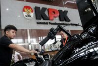 KPK Gelar lelang barang rampasan dari 25 kasus koruptor dari 34 aset terjual Rp 39,8 miliar masuk ke kas negara.