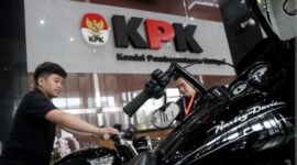 KPK Gelar lelang barang rampasan dari 25 kasus koruptor dari 34 aset terjual Rp 39,8 miliar masuk ke kas negara.