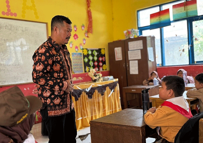 Bupati Kerinci Mohadi Tinjau Sekolah Penerima Manfaat.-Ist-