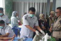 Walikota Sungai Penuh Alfin SH menyaksikan langsung proses Khitam masal yang sedang berlangsung di RSUD Bhakri Sungai Penuh  selasa 7//7/2026.