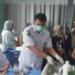 Walikota Sungai Penuh Alfin SH menyaksikan langsung proses Khitam masal yang sedang berlangsung di RSUD Bhakri Sungai Penuh  selasa 7//7/2026.