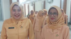 Ketua DWP Kota Sungai Penuh Ny Winda Rahayu baru dikukuhkan mendampingi Ketua DWP Provinsi Jambi Ny Hj Iin Sudirman