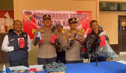 Tim Opsnal Polsek Telanaipura menangkap pelaku penikaaman di Pasar Angso Duo Jami pada Jumat (24/7/2026) sekitar pukul 00.30 WIB.