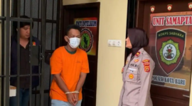 sumber foto: Polisi menangkap seorang pria yang diduga membawa kabur sepeda motor perempuan yang dikenalnya melalui TikTok setelah keduanya bertemu di Kota Jambi. 
