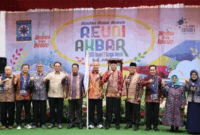 Wawako Azhar Hamzah Hadiri Reuni Akbar sekaligus Pelantikan Pengurus Alumni SMAN 1 Sungai Penuh.