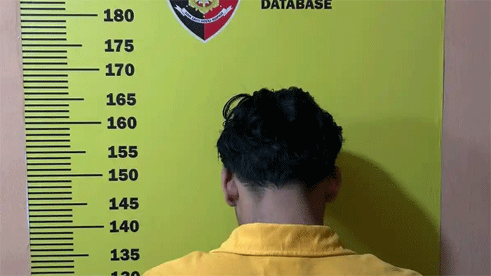Polisi menangkap TY (20) di Jambi Timur setelah diduga mencuri perhiasan milik warga di Kasang Jaya pada 13 Juli 2026 dan kini memprosesnya sesuai hukum. 