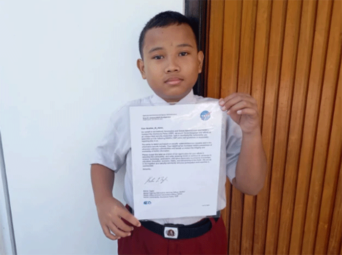 Ibrahim Al Abrar (12) siswa kelas 6 SDN 3 Genengsari, Desa Genengsari, Kecamatan Kemusu, Kabupaten Boyolali, Jateng mendapatkan surat apresiasi resmi dari National Aeronautics and Space Administration (NASA).  Foto: Dok. Istimewa