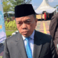 Gubernur Jambi Al Haris menyatakan siap mengikuti arahan pemerintah pusat terkait keberadaan stockpile batu bara di kawasan Candi Muaro Jambi. 