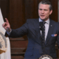 Mantan penyiar Fox News, Pete Hegseth terpilih jadi Menteri Pertahanan Amerika Serikat yang baru. Foto: Roberto Schmidt/AFP