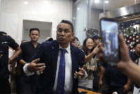 Hotman Paris usai memberikan keterangan kepada wartawan di Gedung Jampidsus Kejagung, Jakarta, Jumat (17/7/2026). Foto: Jamal Ramadhan/kumparan