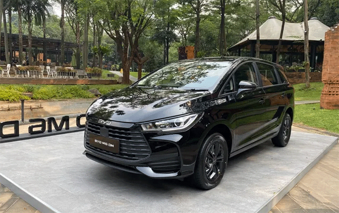 BYD M6 DM /Sigit/PIKIRAN RAKYAT/