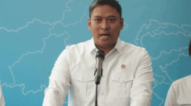 Kepala Badan Gizi Nasional (BGN) Sudaryono memberikan keterangan pers terkait perkembangan Makan Bergizi Gratis (MBG) di Kantor Badan Gizi Nasional, Jakarta, Senin (27/7/2026). Foto: Iqbal Firdaus/kumparan