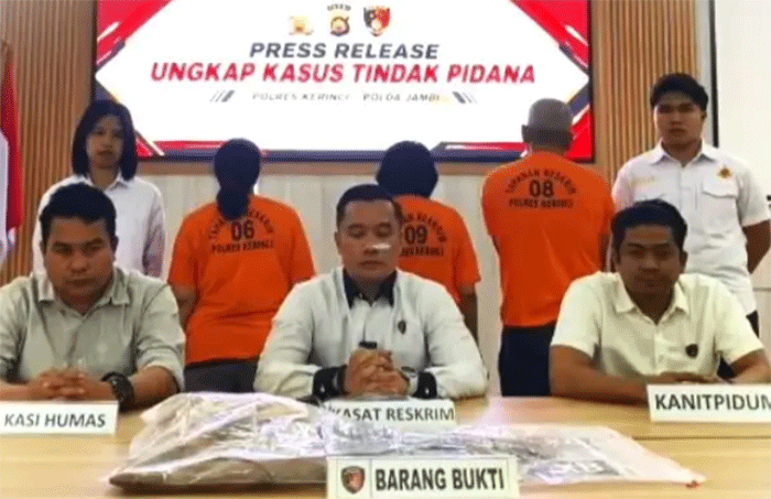 Polisi membekuk komplotan perampok emas bermodus hipnotis di Sungai Penuh.