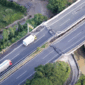 Foto udara menunjukkan Jalan Tol Kyushu yang rusak setelah gempa bumi di Kota Kashima, Prefektur Kumamoto, Jepang, Selasa (28/7/2026). Foto: Kyodo/via REUTERS