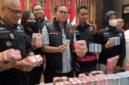 Kejati Jatim menetapkan tersangka terhadap Kepala Bidang Geologi dan Air Tanah Dinas ESDM Jawa Timur, Ertika Dinawati, Selasa (28/7/2026). Foto: Farusma Okta Verdian/kumparan