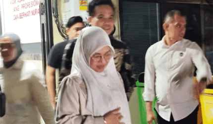 Bupati Gowa Sitti Husniah Talenrang diperiksa polisi dalam kasus dugaan tindak pidana korupsi pengadaan seragam sekolah sebesar Rp 16 miliar. Foto: Dok. Istimewa
