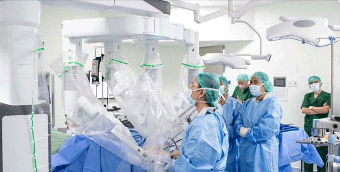 Siloam International Hospitals menggelontorkan investasi hampir Rp1 triliun untuk memperluas teknologi bedah robotik hingga 2029