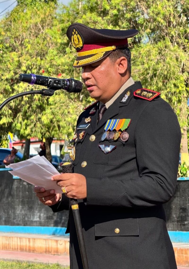 Kapolres Kerinci AKBP Ramadhana, selaku inspektur upacara HUT ke 80 Memacakan Amanah Kepaka Negara Presiden RI Prabowo Subuanto.8