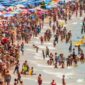 Spanyol Dilanda panas ekstrem warganya padat pantai  sedikitnya 1.000 orang dinyatakan meninggal 