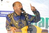 Bupati Langkat Syah Afandin alias Ondim, di OTT KPK terima suap ratusan juta dari fee proyek bersama ASN dan Pihak Swasta 
