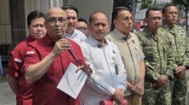 Tiga tersangka masing-masing berinisial IS, perwakilan PT PMM, GP selaku Kepala Unit Pelayanan Pangkalpinang PT Sucofindo, serta JK yang menjabat Kepala Kantor Pelayanan dan Pengawasan Bea dan Cukai Tipe C Pangkalpinang.
