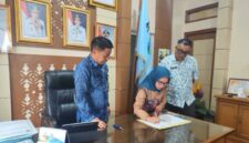 Sekda Pemerintah Kota Sungai Penuh Alpuan tengah mematangkan rencana peluncuran Gerakan Menuju Sanitasi Aman dan Layak sebagai bagian dari upaya meningkatkan akses masyarakat terhadap layanan sanitasi yang aman,