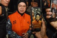 Bupati Sukoharjo, Etik Suryani, ditetapkannl KPK  sebagai tersangka dalam perkara dugaan pemerasan 