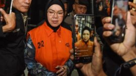 Bupati Sukoharjo, Etik Suryani, ditetapkannl KPK  sebagai tersangka dalam perkara dugaan pemerasan 