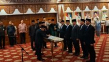 Gubernur Jambi Al Haris, Lantik lima Pejabat Tinggi Pratama atau Eselon II struktural di Lingkungan Provisi Jambi.