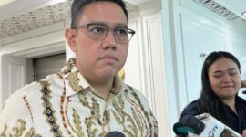 Wakil Ketua Komisi I DPR RI Dave Laksono mendesak pemerintah mengoptimalkan seluruh jalur diplomasi guna memastikan keselamatan kedua WNI disendera di Myanmar