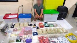 Barang Bukti Ribuan Pil Ekstesi Dan Jenis Barkoba Polda Riau.