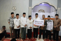 Wali Kota Sungai Penuh Alfin bersama Wakil Wali Kota Azhar Hamzah menggelar Safari Jumat di Masjid Tawakkal, Desa Sungai Ning. Pemkot juga menyerahkan bantuan CSR Bank 9 Jambi sebesar Rp5 juta untuk pembangunan masjid.