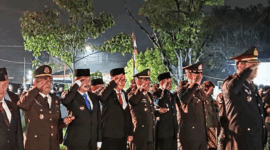Pemkot Sungai Penuh dan Pemkab Kerinci menggelar Apel Kehormatan dan Renungan Suci di TMP Bhakti Semumu untuk memperingati HUT ke-81 RI.
