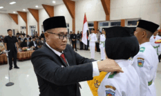 Wali Kota Alfin Kukuhkan 30 Paskibraka Sungai Penuh untuk HUT ke-81 RI