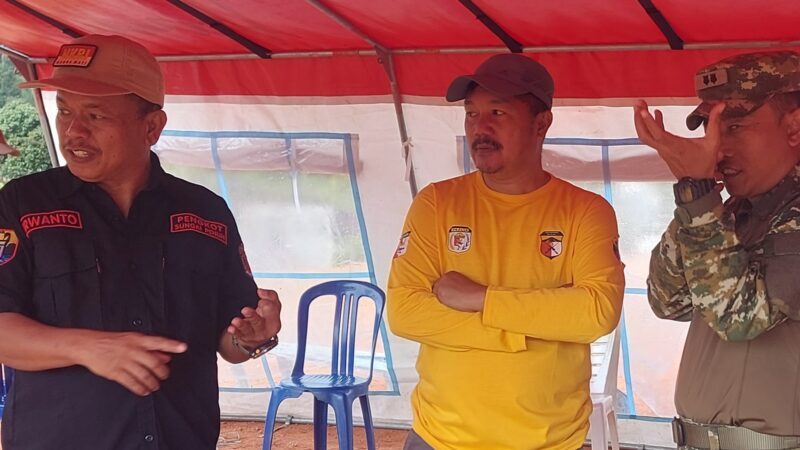 Ketua Perbakin Kota Sungai Penuh Irwanto,Bupati Kerinci Monadi,Dandim 0417 Kerinci Letkol Inf. Eko Siswanto, S.Hub.Int., M.I.P. acara pembukaan turnamen piala Bergilir Ketua Perbakin  Jambi