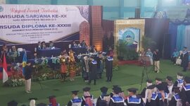 Prosesi Acara Wisudawan STIA Nusantara Sakti Sungai Penuh, Tahun Akdrmik 2025-2026 berjumlah 167 wisudawan.