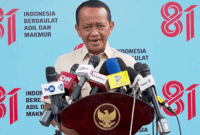 Menteri Energi dan Sumber Daya Mineral (ESDM) Bahlil Lahadalia menyampaikan keterangan mengenai rencana dimulainya pembangunan Pembangkit Listrik Tenaga Surya (PLTS) berkapasitas 100 gigawatt (GW) tahap pertama di Jakarta. (DOK. IESR)