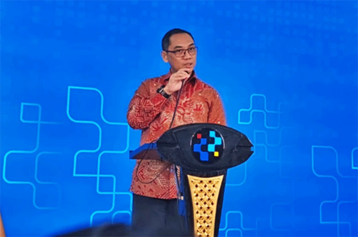 Dirjen Pengawasan Ruang Digital Komdigi, Alexander Sabar, saat memberikan keterangan di Press Room, Kementerian Komunikasi dan Digital (Komdigi), Selasa (7/4/2026).