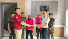 Kejaksaan Negeri (Kejari) Sungai Penuh menetapkan dua tersangka kasus dugaan korupsi dana makan minum dan operasional Dinas Pemadam Kebakaran (Damkar) Kota Sungai Penuh tahun anggaran 2022-2024. Penetapan tersangka Rabu (26/8/2026). 