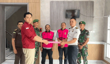 Kejaksaan Negeri (Kejari) Sungai Penuh menetapkan dua tersangka kasus dugaan korupsi dana makan minum dan operasional Dinas Pemadam Kebakaran (Damkar) Kota Sungai Penuh tahun anggaran 2022-2024. Penetapan tersangka Rabu (26/8/2026).